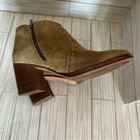 Frye ankle Tan Suede Studded Nora Side Zip women’s Booties - Picture 9 of 15